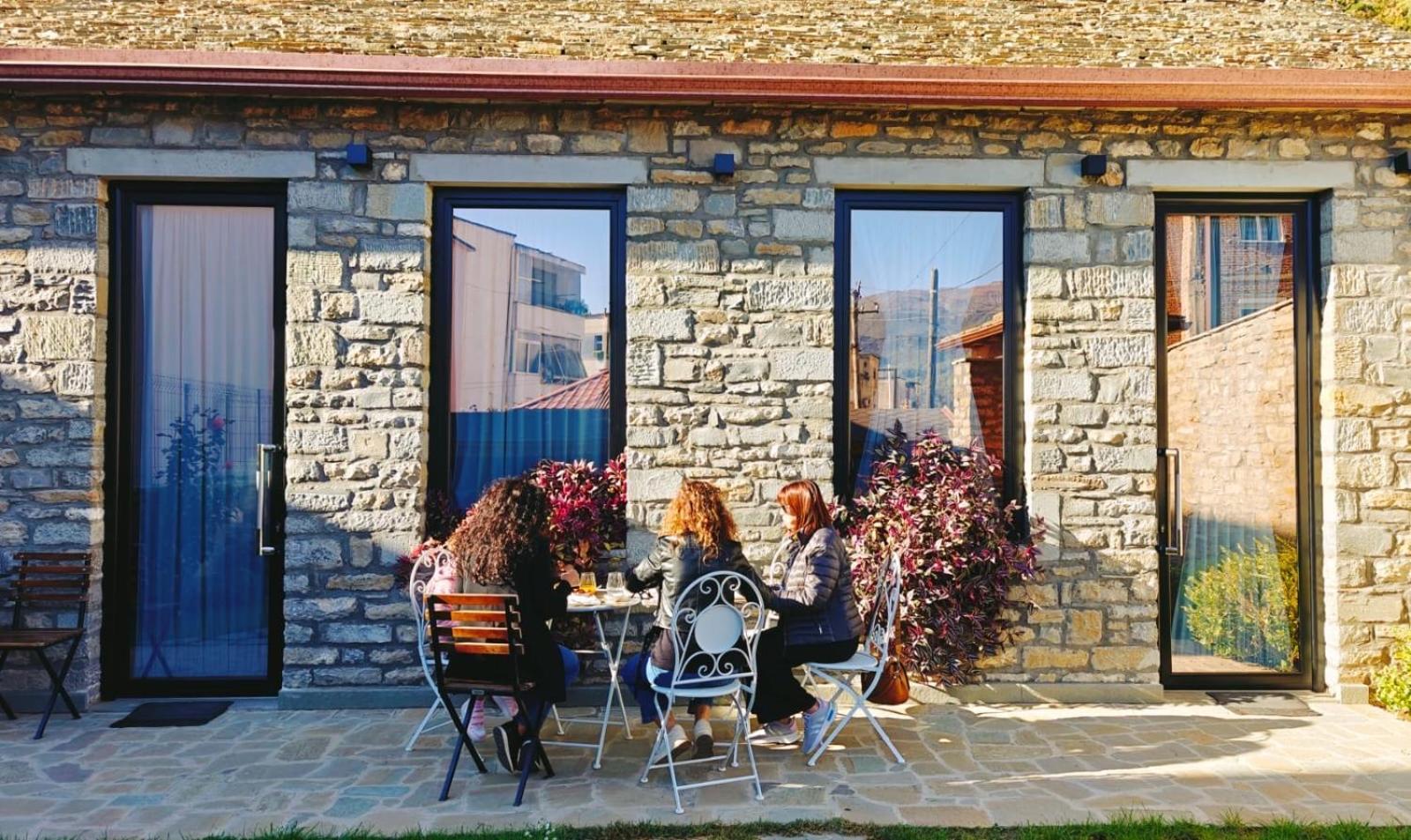 Gogo Moustache Guest House Përmet Dış mekan fotoğraf